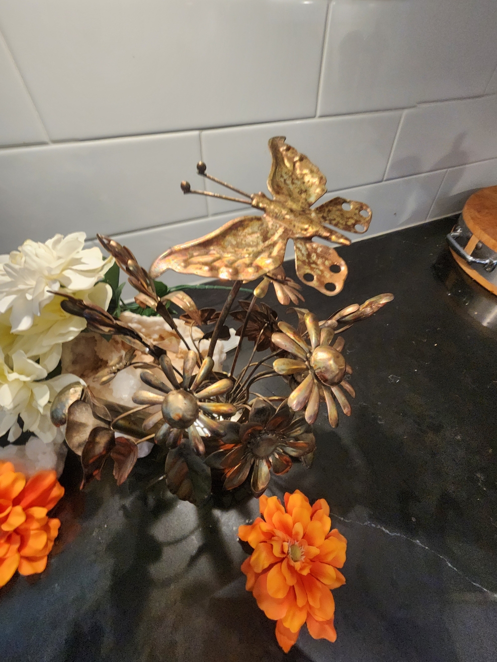 Musical Metal Watering Can – Wind-Up Butterfly "You Light Up My Life" - Picture 9 of 11